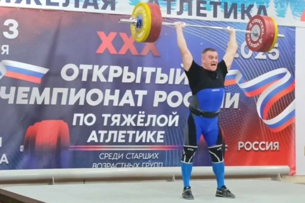 Сотрудник СИЗО-3 завоевал золотую медаль на XXX Открытом чемпионате России по тяжелой атлетике среди старших возрастных групп
